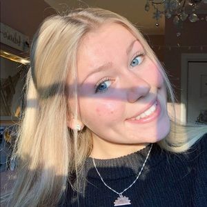 Meet your Posher, Nora